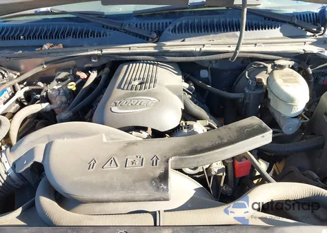 2003 Chevrolet Suburban 1500 Lt из США, поврежденный, VIN 1GNEC16Z53J102151